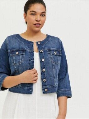 Torrid Size 3/3X Medium Wash Collarless Cropped Denim Jean Jacket Casual Stretch
